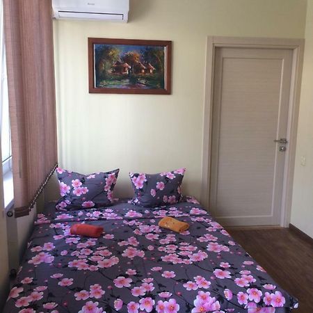 Room In The Guest House Oldenburg Bagian luar foto