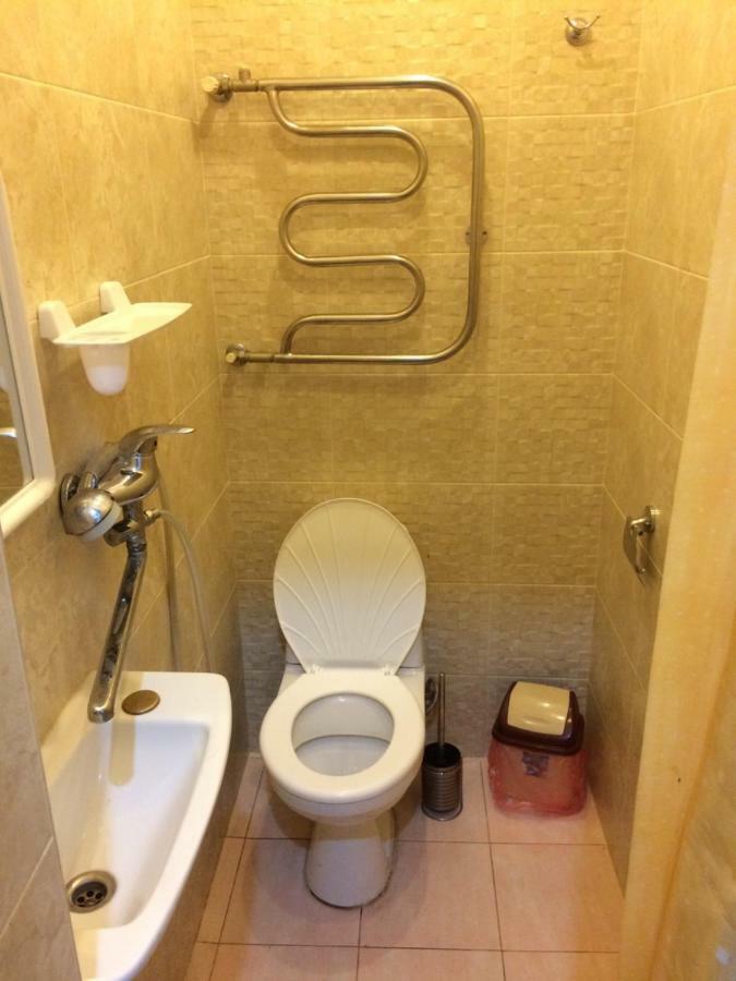 Room In The Guest House Oldenburg Bagian luar foto