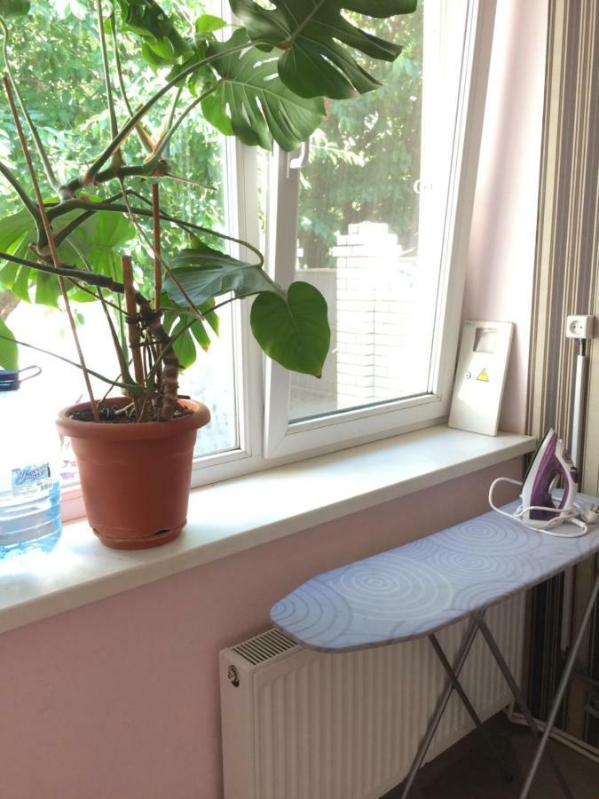 Room In The Guest House Oldenburg Bagian luar foto