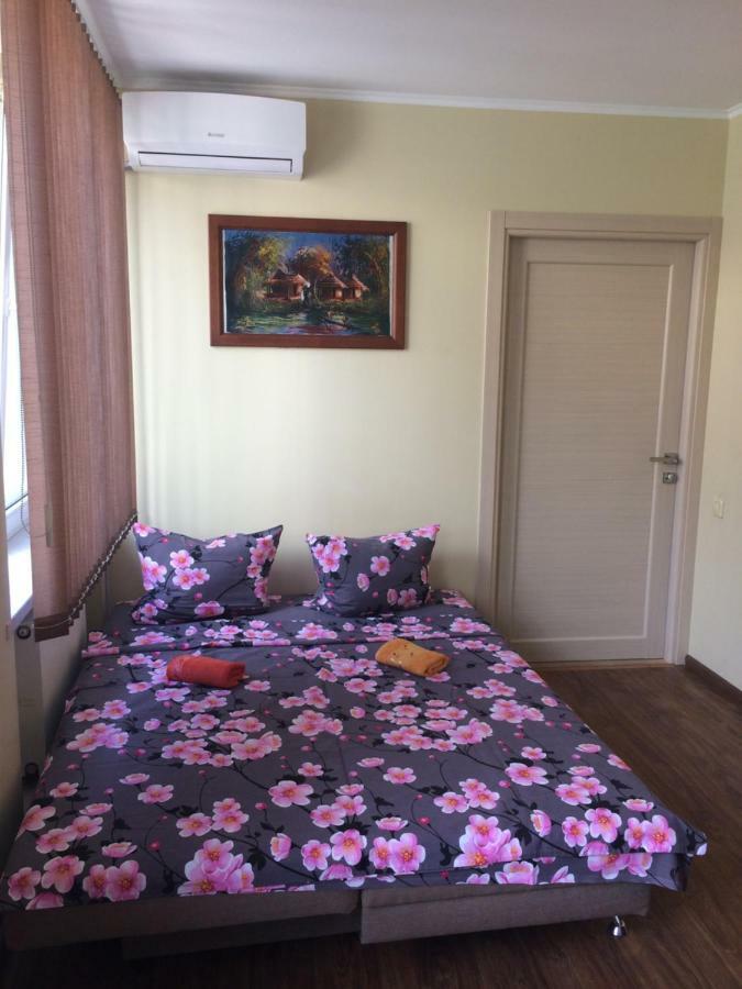 Room In The Guest House Oldenburg Bagian luar foto